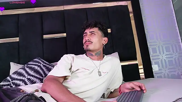 Snapshot of Dark_Eros_ chatting on 03-07-26, 08:17 Dark Eros online show from 03-07-26, 08:17