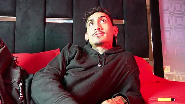 Snapshot of Dark_Eros_ chatting on 04-10-26, 03:45 Dark Eros online show from 04-10-26, 03:45