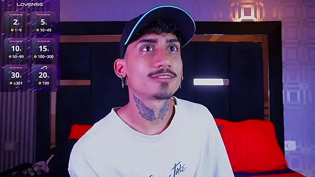 Snapshot of Dark_Eros_ chatting on 04-14-26, 03:45 Dark Eros online show from 04-14-26, 03:45