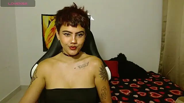 Snapshot of Divinejewel69 chatting on 03-16-26, 09:24 Divinejewel69 online show from 03-16-26, 09:24