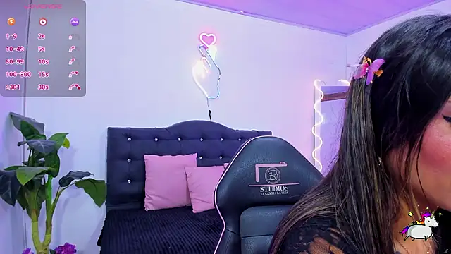 Snapshot of LINDSAY_TAY chatting on 03-17-26, 03:33 LINDSAY TAY online show from 03-17-26, 03:33