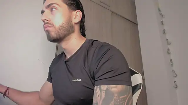 Axel  Blaze online show from 04-20-26, 01:03