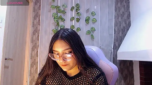 anyela donecm online show from 04-06-26, 07:15