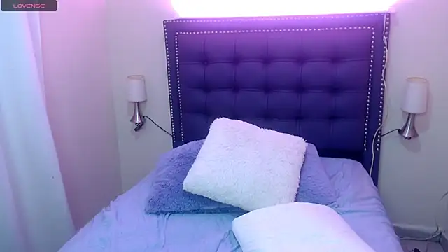 Snapshot of aprilgrief chatting on 03-18-26, 04:15 aprilgrief online show from 03-18-26, 04:15