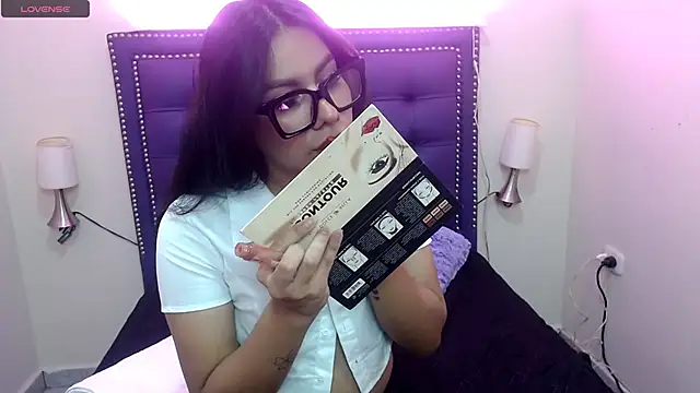 Snapshot of aprilgrief chatting on 04-09-26, 04:12 aprilgrief online show from 04-09-26, 04:12