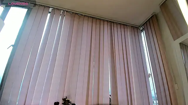 miss valka online show from 04-17-26, 01:03