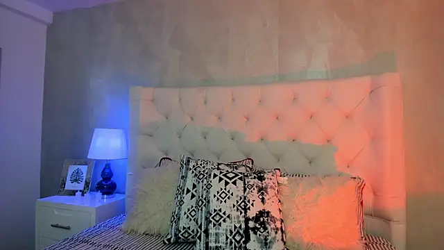 Snapshot of Ivi_jones_ chatting on 03-31-26, 07:14 Ivi jones online show from 03-31-26, 07:14