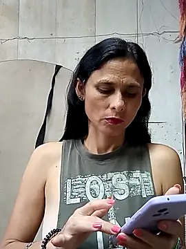 yuliitza4 online show from 05-07-26, 01:38