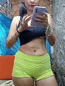 yuliitza4 online show from 06-05-26, 02:12