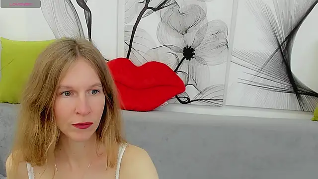 Snapshot of Mira_XOo chatting on 04-09-26, 02:00 Mira XOo online show from 04-09-26, 02:00