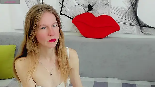 Snapshot of Mira_XOo chatting on 04-16-26, 02:07 Mira XOo online show from 04-16-26, 02:07