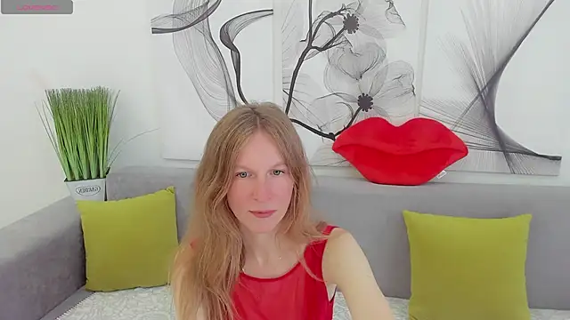 Snapshot of Mira_XOo chatting on 04-22-26, 02:18 Mira XOo online show from 04-22-26, 02:18