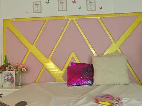 Snapshot of TiffannyValentine chatting on 04-10-26, 01:05 TiffannyValentine online show from 04-10-26, 01:05