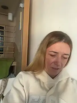 Snapshot of FitAnna chatting on 02-27-26, 03:45 FitAnna online show from 02-27-26, 03:45