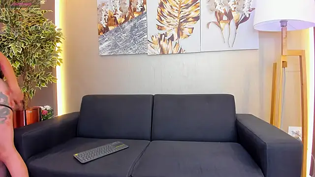 ValentinaaMilan online show from 04-09-26, 04:23