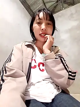 Snapshot of eanna88 chatting on 05-05-26, 12:46 eanna88 online show from 05-05-26, 12:46