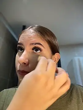 MiluRossee online show from 04-15-26, 06:20