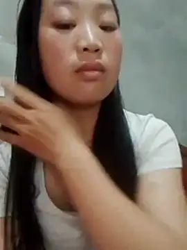 Snapshot of Miu_la chatting on 02-25-26, 04:11 Miu la online show from 02-25-26, 04:11