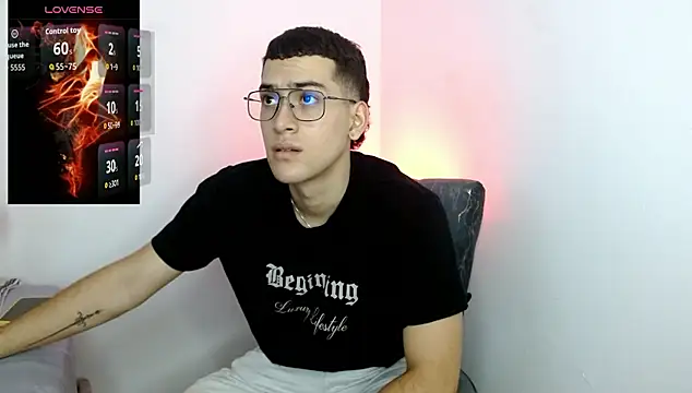 Snapshot of oliver___saint chatting on 03-09-26, 12:25 oliver saint online show from 03-09-26, 12:25