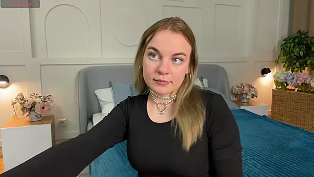 Snapshot of Glow_Margo chatting on 03-02-26, 01:08 Glow Margo online show from 03-02-26, 01:08