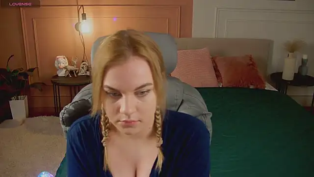 Snapshot of Glow_Margo chatting on 03-28-26, 01:05 Glow Margo online show from 03-28-26, 01:05