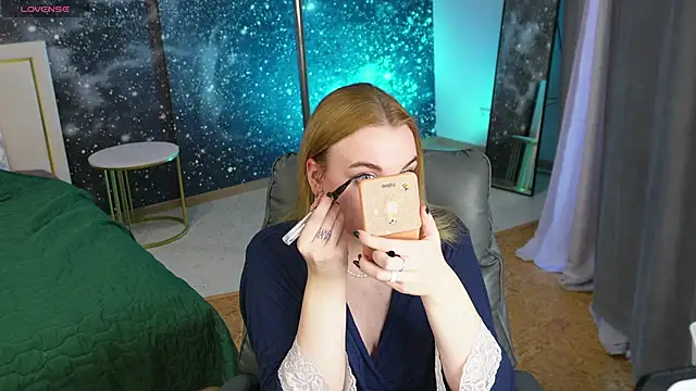 Snapshot of Glow_Margo chatting on 04-08-26, 01:05 Glow Margo online show from 04-08-26, 01:05