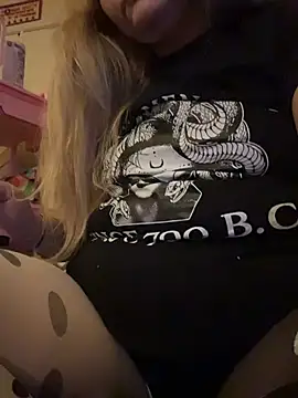 Snapshot of DaddysLakieBaby chatting on 03-09-26, 03:21 DaddysLakieBaby online show from 03-09-26, 03:21