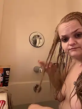 Snapshot of DaddysLakieBaby chatting on 03-10-26, 04:06 DaddysLakieBaby online show from 03-10-26, 04:06