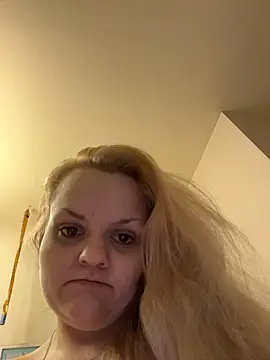 Snapshot of DaddysLakieBaby chatting on 03-20-26, 04:50 DaddysLakieBaby online show from 03-20-26, 04:50