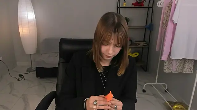 Snapshot of Mali_Cornw chatting on 02-28-26, 01:01 Mali Cornw online show from 02-28-26, 01:01