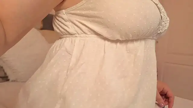 Snapshot of EmmaSeductionX chatting on 04-30-26, 03:02 EmmaSeductionX online show from 04-30-26, 03:02