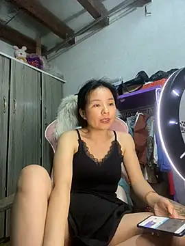 Ivy Trix2 online show from 05-14-26, 03:52