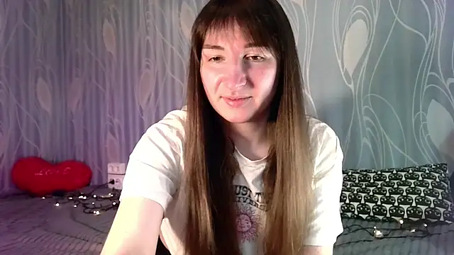 Birdie Kiss online show from 05-18-26, 01:28