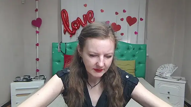 Snapshot of MeganPirs chatting on 04-06-26, 05:08 MeganPirs online show from 04-06-26, 05:08