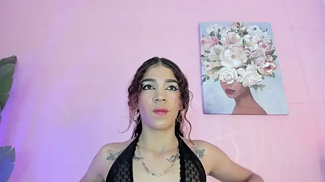 Snapshot of evelyn__rose1 chatting on 03-10-26, 05:07 evelyn rose1 online show from 03-10-26, 05:07