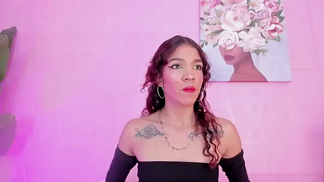 Snapshot of evelyn__rose1 chatting on 03-11-26, 05:30 evelyn rose1 online show from 03-11-26, 05:30