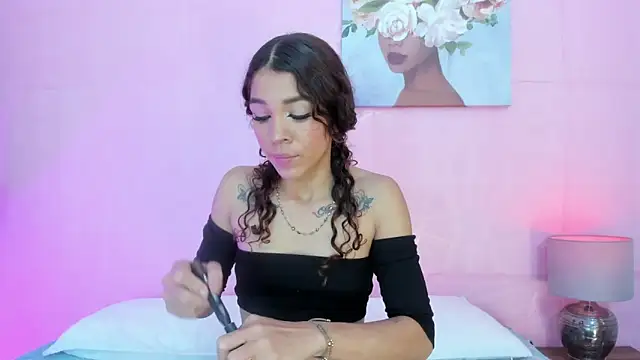 Snapshot of evelyn__rose1 chatting on 03-26-26, 06:02 evelyn rose1 online show from 03-26-26, 06:02