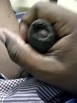 Snapshot of sathish2895 chatting on 03-08-26, 02:54 sathish2895 online show from 03-08-26, 02:54