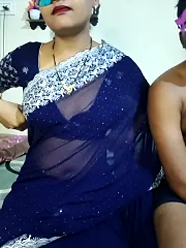 Snapshot of Sweet_Cpl_ chatting on 04-13-26, 01:05 Sweet Cpl online show from 04-13-26, 01:05