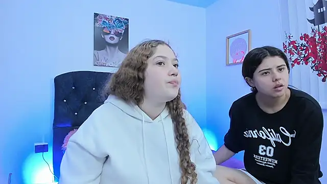 valeria and zoe online show from 03-11-26, 02:34