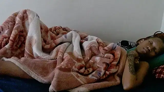 Freakycandy02 online show from 04-14-26, 08:09