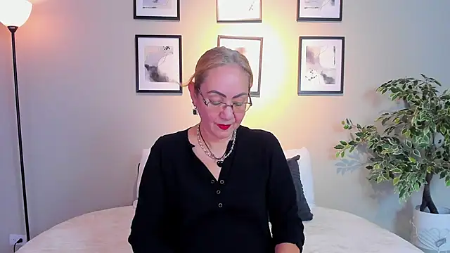 Snapshot of Victoria_Firee chatting on 06-11-26, 07:34 Victoria Firee online show from 06-11-26, 07:34