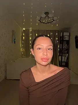 Snapshot of Fragile_Tease chatting on 03-12-26, 06:36 Fragile Tease online show from 03-12-26, 06:36