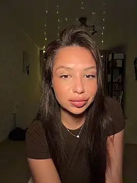 Snapshot of Fragile_Tease chatting on 03-21-26, 03:37 Fragile Tease online show from 03-21-26, 03:37