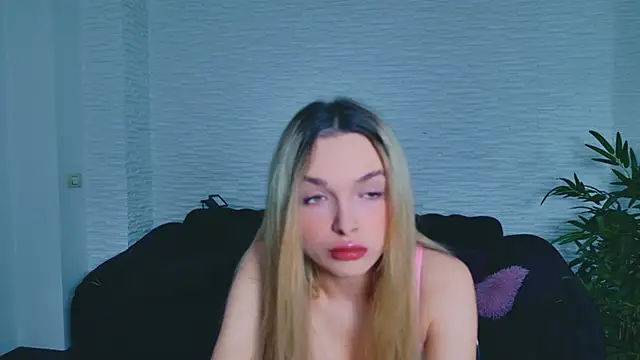 LannaSkyy online show from 04-14-26, 07:20