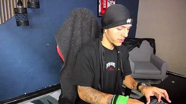 DanteLuxx online show from 04-06-26, 03:26