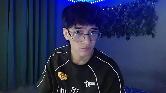 noah millerx online show from 04-10-26, 04:06