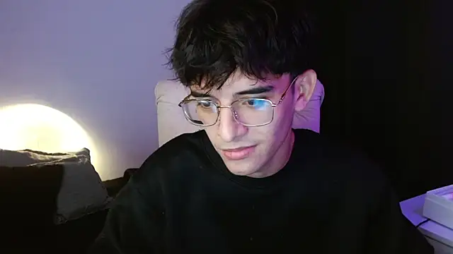 Snapshot of noah_millerx chatting on 07-04-26, 09:32 noah millerx online show from 07-04-26, 09:32