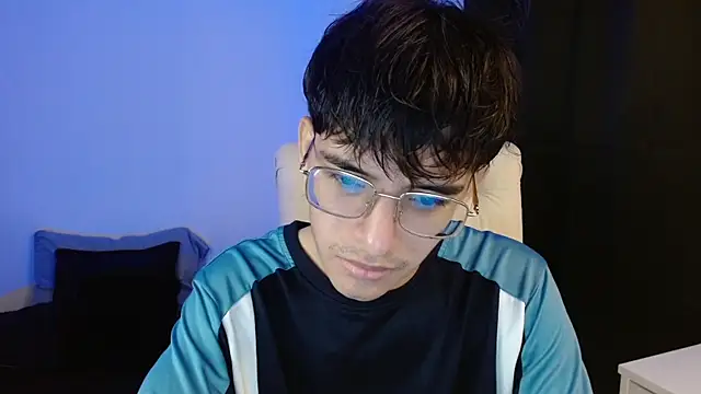 Snapshot of noah_millerx chatting on 07-10-26, 07:16 noah millerx online show from 07-10-26, 07:16