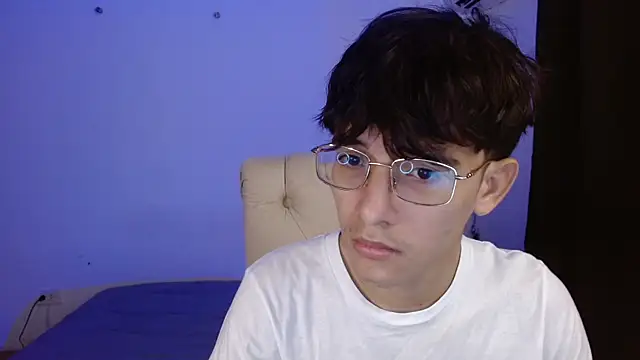 Snapshot of noah_millerx chatting on 07-17-26, 08:35 noah millerx online show from 07-17-26, 08:35